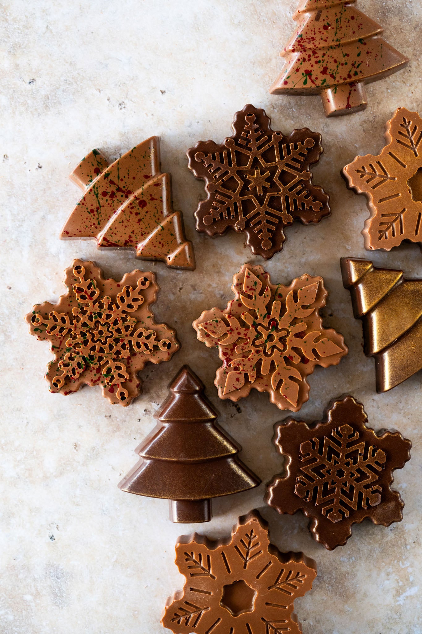Ambachtelijke kerstchocolade | Kerstbomen en sneeuwsterren | 50-60 gram