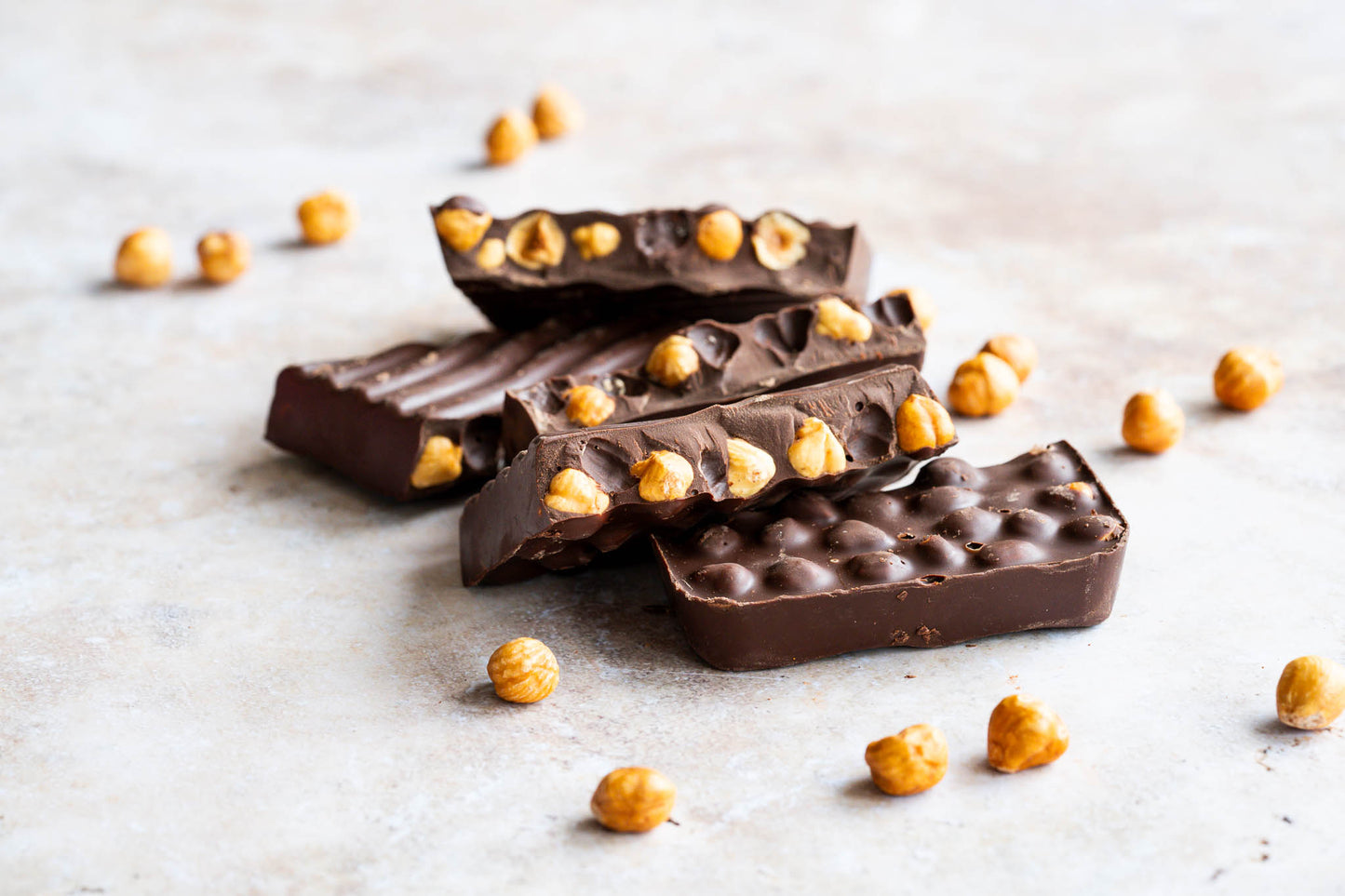 Ambachtelijke chocolade met geroosterde hazelnoot | 300 gram