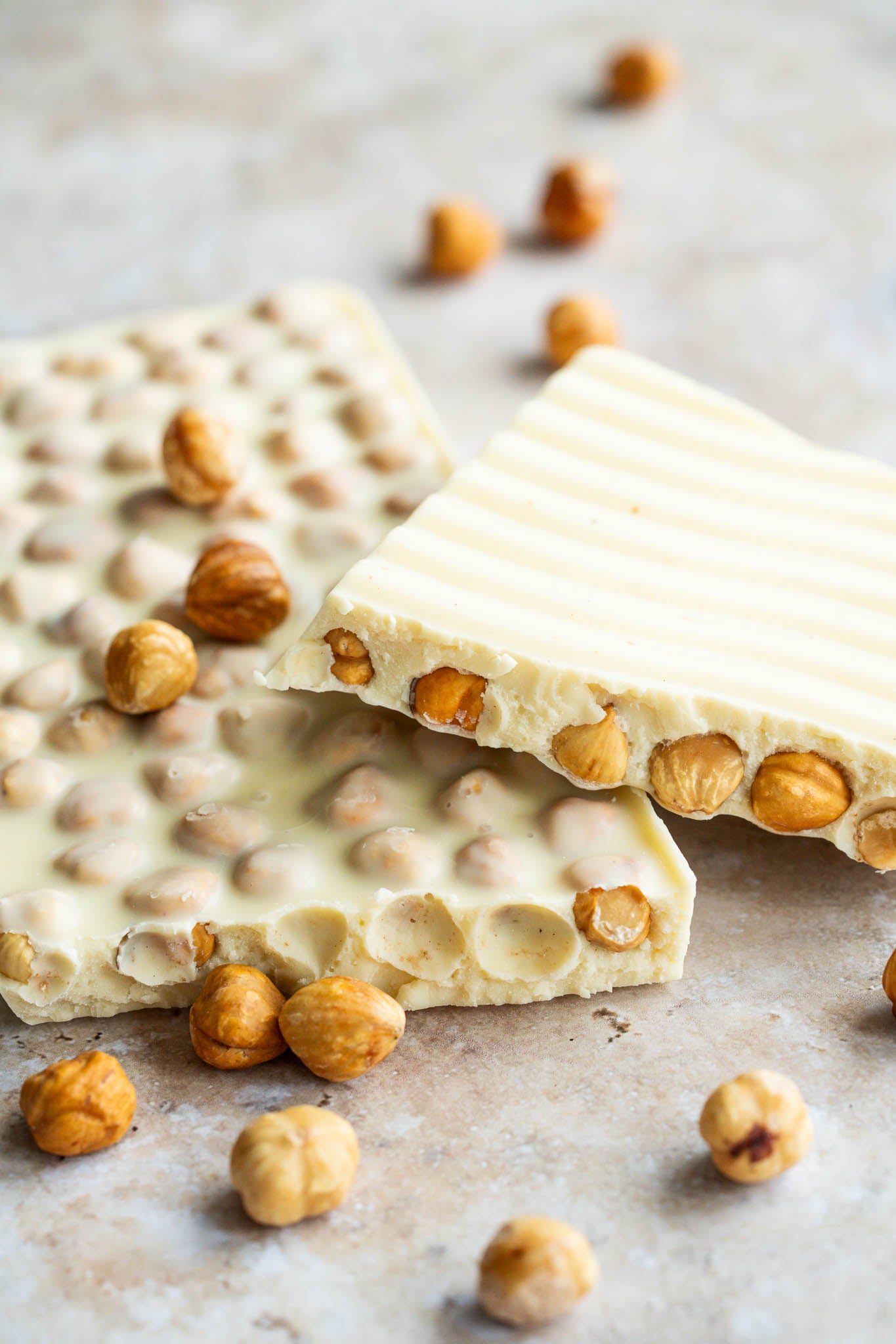 Ambachtelijke chocolade met geroosterde hazelnoot | 300 gram