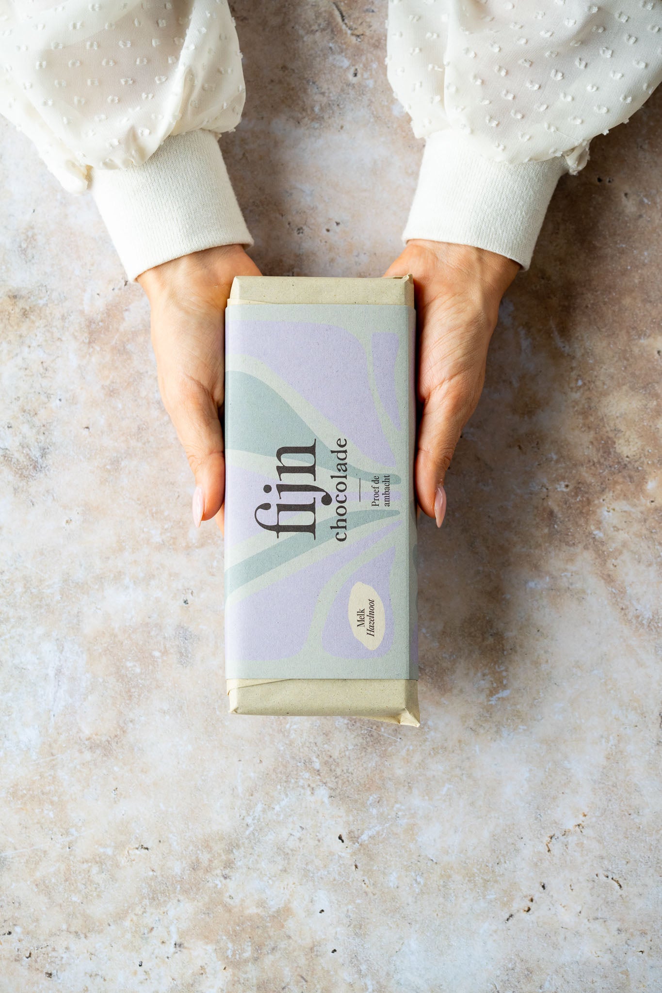 Ambachtelijke chocolade met geroosterde hazelnoot | 300 gram