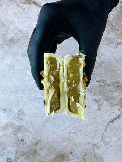 Ambachtelijke witte chocolade met pistache crème | verzending 14 mei
