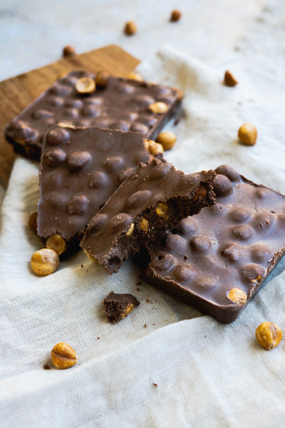 Ambachtelijke chocolade met geroosterde hazelnoot | 340 gram