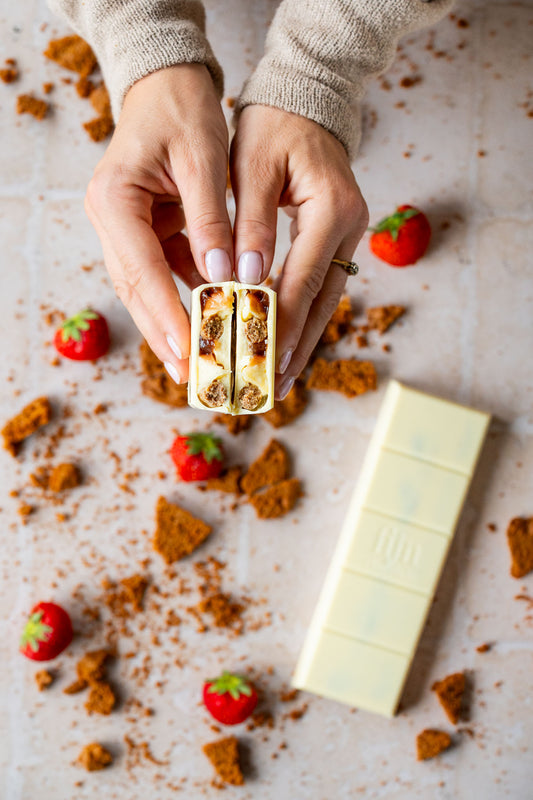 Ambachtelijke chocolade met strawberry cheesecake | 200 gram
