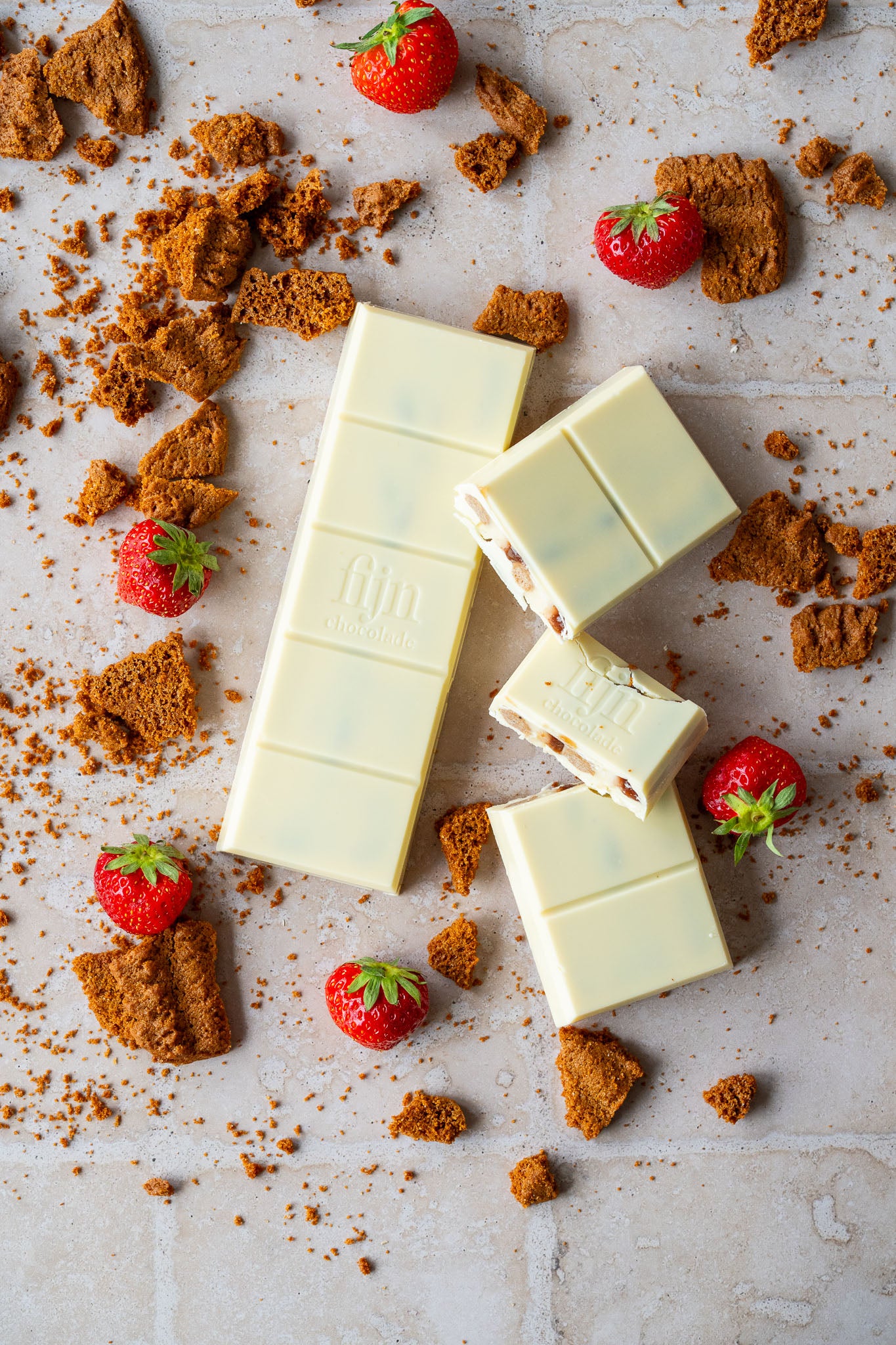 Ambachtelijke chocolade met strawberry cheesecake | 200 gram