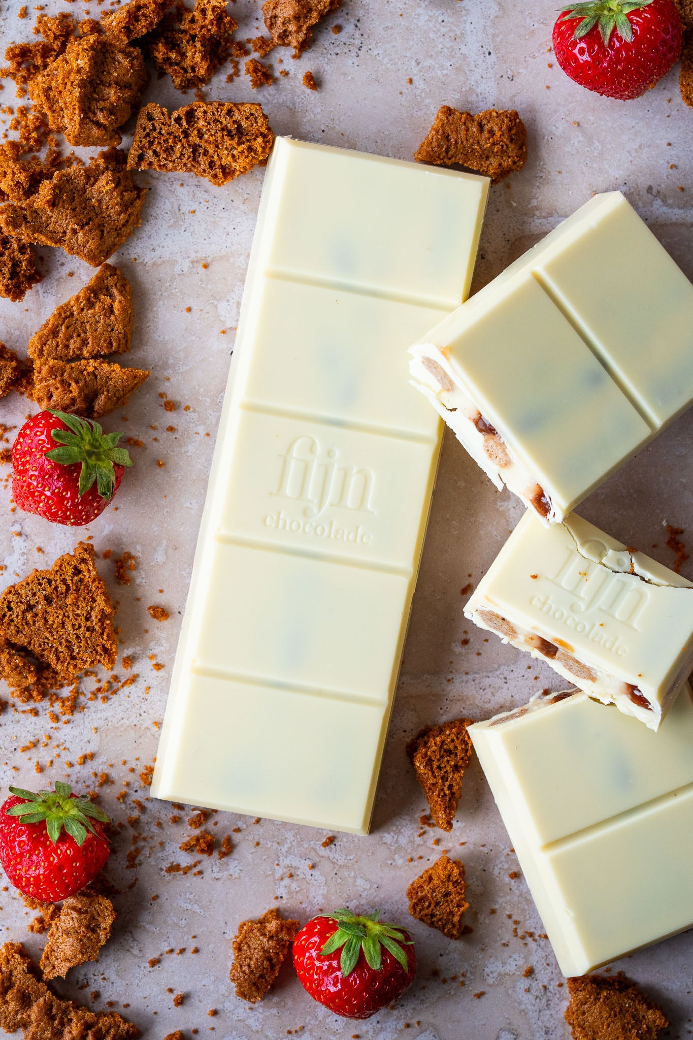 Ambachtelijke chocolade met strawberry cheesecake | 200 gram