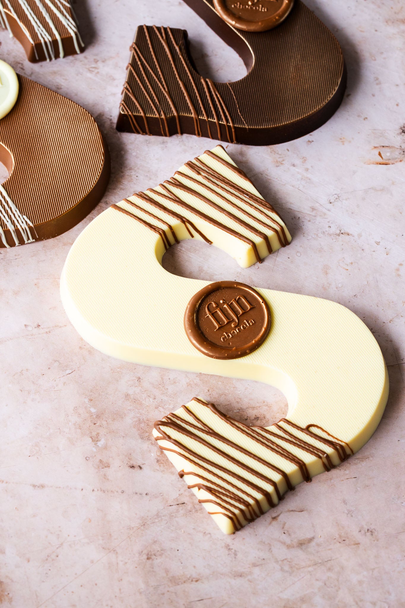 Ambachtelijke chocoladeletter | Massief | PRE-ORDER 21 OKT