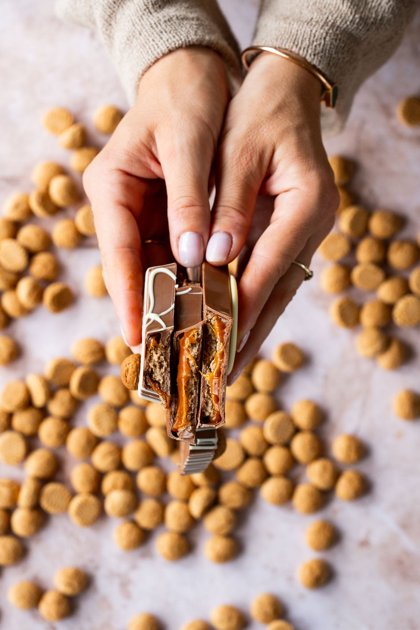 Ambachtelijke chocoladeletter met karamel en kruidnoot | PRE-ORDER 21 OKT