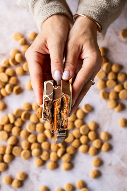 Ambachtelijke chocoladeletter met karamel en kruidnoot | PRE-ORDER 21 OKT