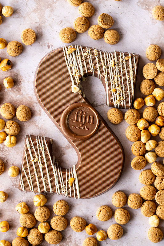 Ambachtelijk chocoladeletter hazelnoot bueno | PRE-ORDER 21 OKT