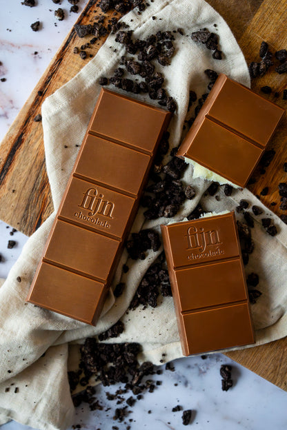 Ambachtelijke chocolade met cookies & cream | 200 gram