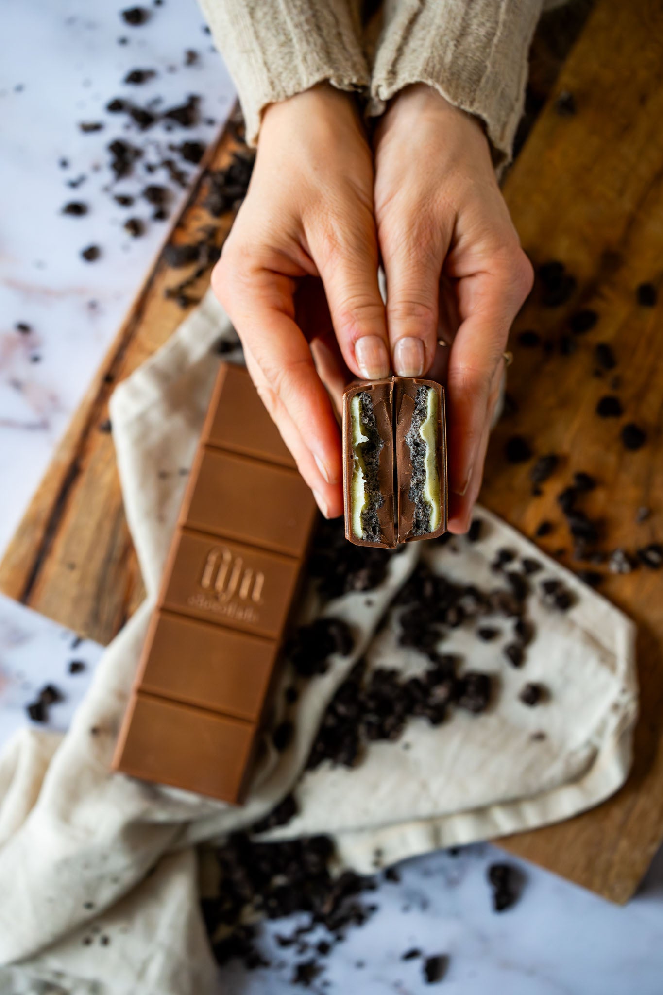 Ambachtelijke chocolade met cookies & cream | 200 gram