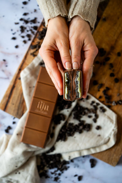 Ambachtelijke chocolade met cookies & cream | 200 gram