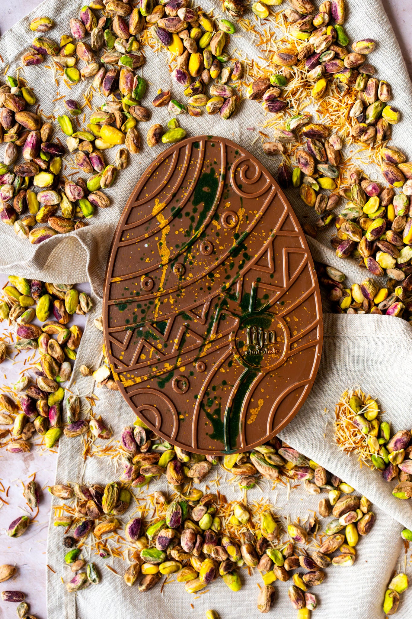 Ambachtelijk melk pistache kadayif Paasei | 275 gram