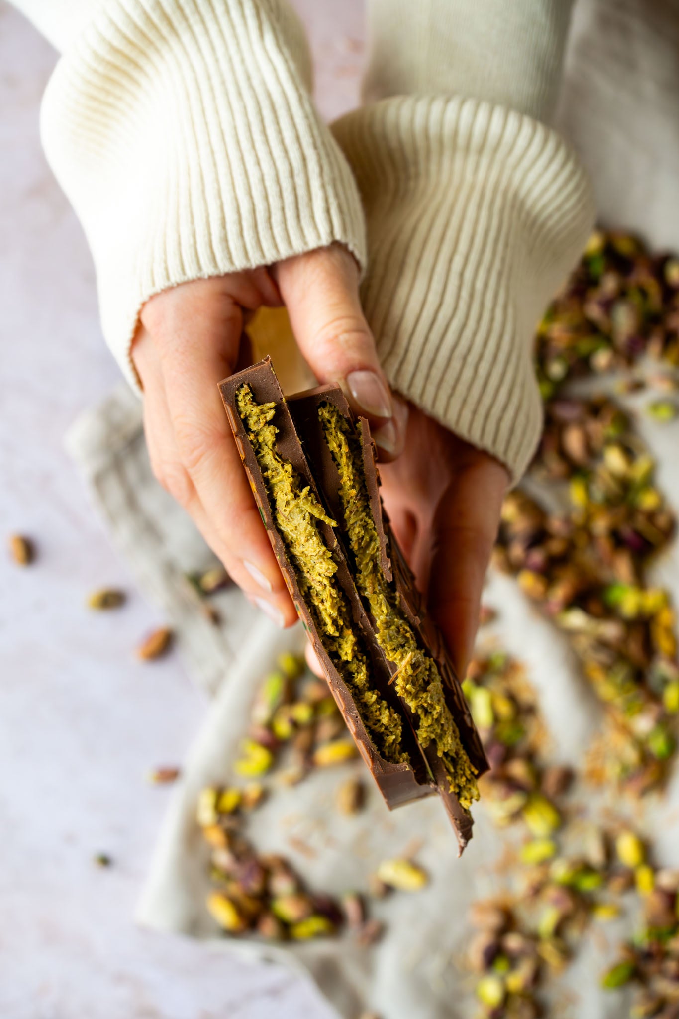 Ambachtelijk melk pistache kadayif Paasei | 275 gram