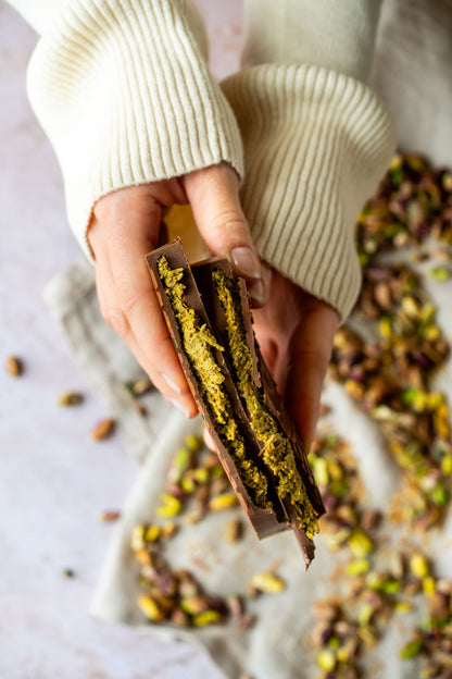 Ambachtelijk melk pistache kadayif Paasei | 275 gram