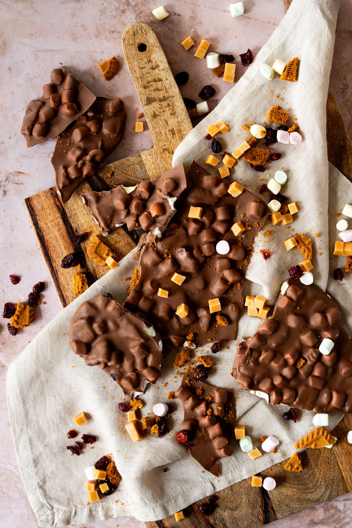 Rocky road | Winter edition | Fudge, cranberry, lotus & marshmallow