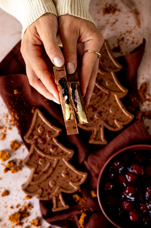 Ambachtelijke chocolade kerstboom | Monchou met kersen, vanille en bastogne