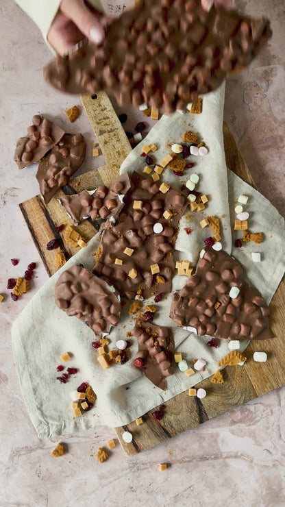 Rocky road | Winter edition | Fudge, cranberry, lotus & marshmallow
